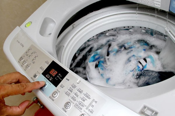 Mơ thấy máy giặt đánh con gì?
